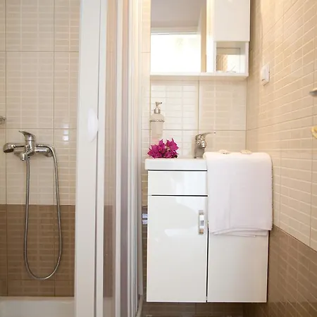 بيت ضيافة Isalos 3*