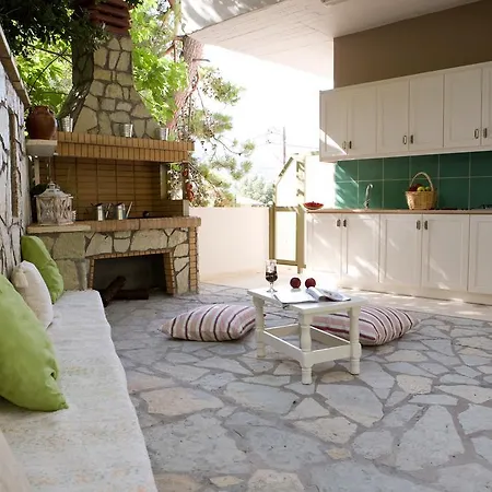 بيت ضيافة Isalos 3*